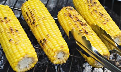 corn on the cob on a barbecue