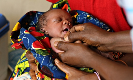 An African baby is vaccinated