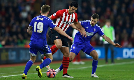 The Southampton forward Graziano Pellè is put under pressure as Ipswich Town held firm to earn an FA