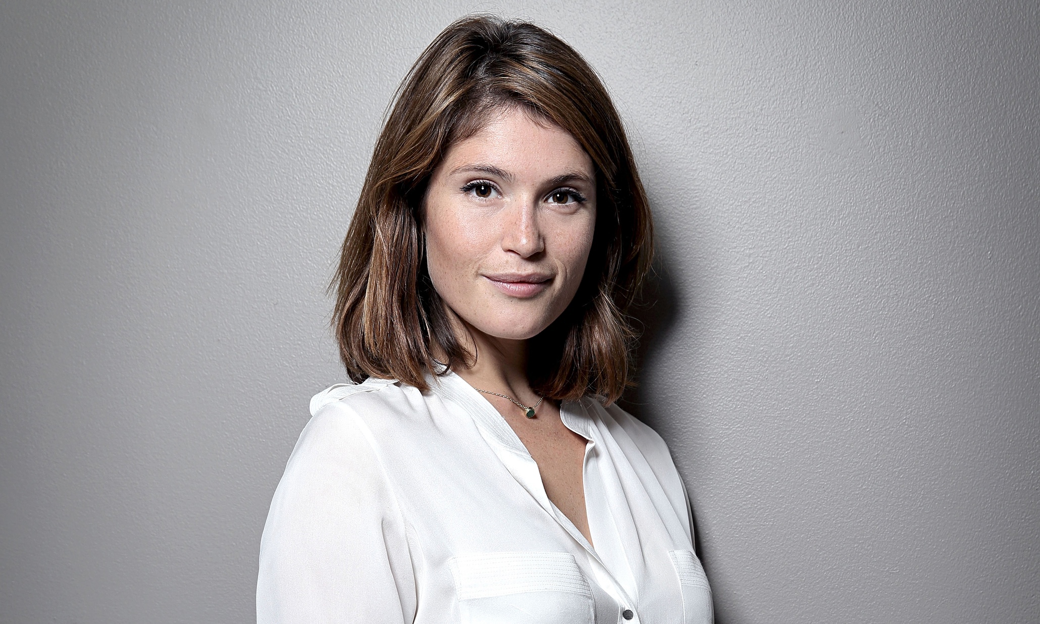 http://static.guim.co.uk/sys-images/Guardian/About/General/2015/3/4/1425477678701/QA-Gemma-Arterton-009.jpg