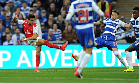 Alexis Sánchez fires in his second goal against Reading during extra time to secure Arsenal a place 