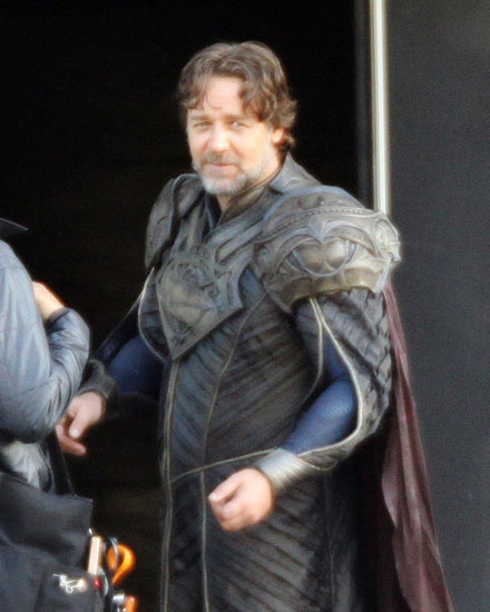 Russell Crowe in costume as Superman's father in Man of Steel