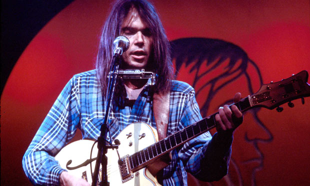 http://static.guim.co.uk/sys-images/Guardian/Archive/Search/2012/10/2/1349189445481/Neil-Young-performing-on--011.jpg