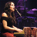 Norah Jones in concert April 2004
