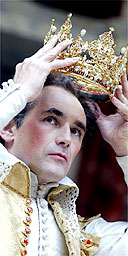 Mark Rylance as Richard II at the Globe