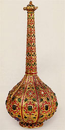 A 17th century Mughal flask for rose water from the Heaven on Earth exhibition, Hermitage Rooms, Somerset House