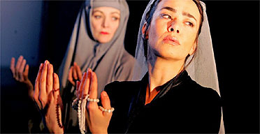 Hilary Tones and Chloe Angharad in Mary Stuart, Derby Playhouse