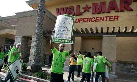 Walmart-workers-008.jpg