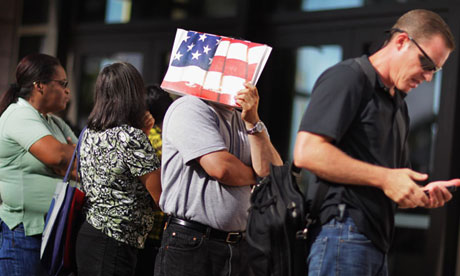 Americans wait in line to get mortgage advice on foreclosures