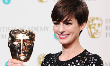 Anne Hathaway, winner of the best supporting actress Bafta