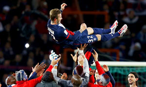 David Beckham thrown in air by PSG teammates