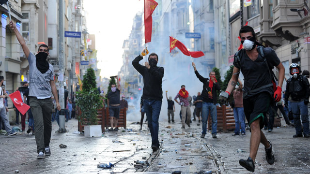 http://static.guim.co.uk/sys-images/Guardian/Pix/audio/video/2013/5/31/1370025963333/Protesters-in-Istanbul-016.jpg