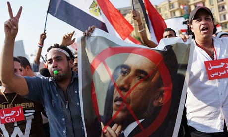 Egypt-protesters-carry-an-010.jpg