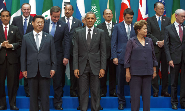 G20: world leaders gather for family photo - video