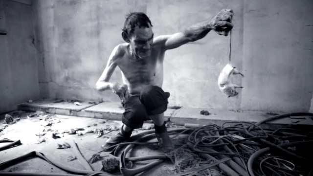 Roger Ballen Outland 写真集　フォトグラフィー　アート Roger Ballen: 'Welcome to the Outland' – WARNING: this video