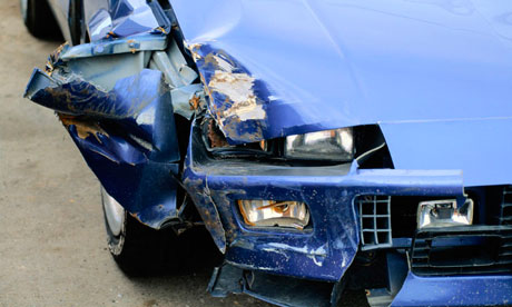 Dent in the right wing of a car