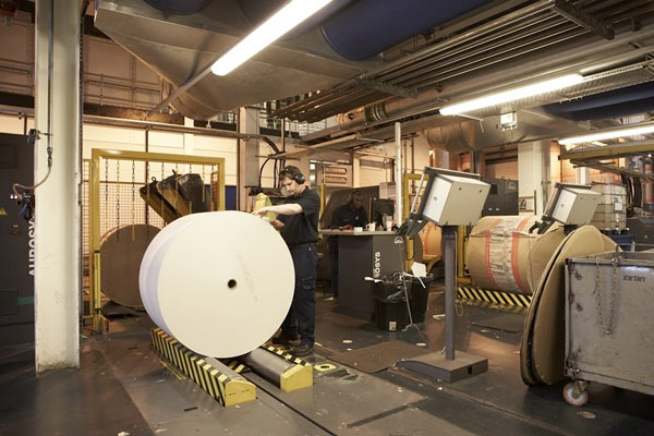 Preparing a reel for the press	