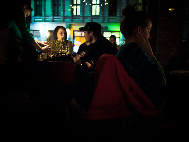 Berlin Panasonic: Berliners in a bar