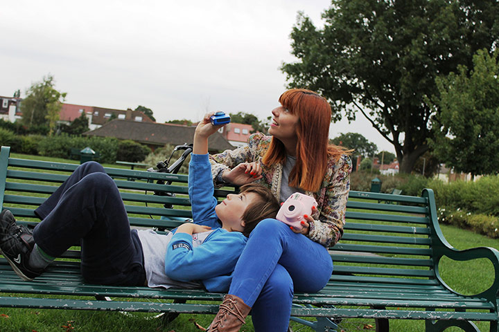 Duracell: Matthew is used to taking photos of Jo and Eliott for Jo’s blog, Fashion De