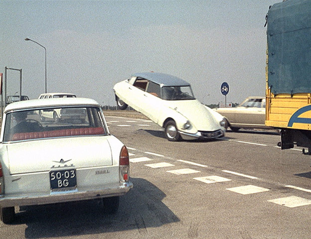 FFF at home: FFF at home: a Citroen heads for a crash in Trafic