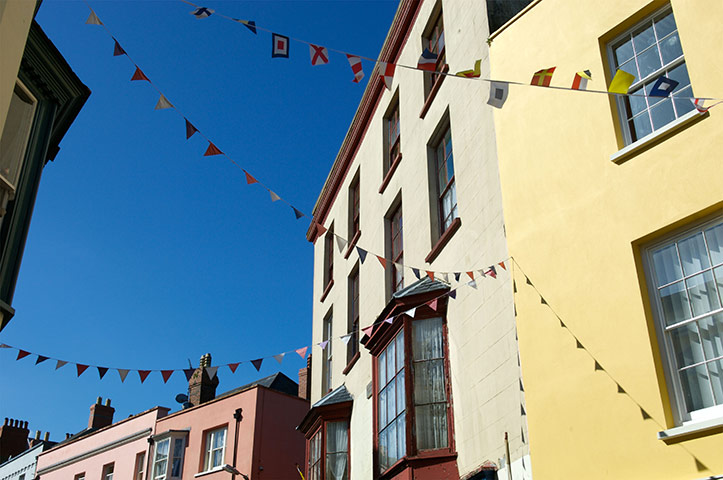 viewfinder26: Colourful houses