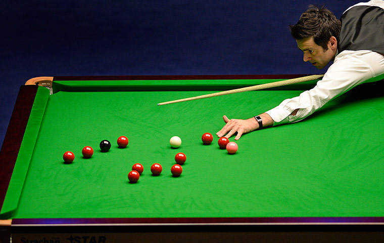 World Snooker: Ronnie O'Sullivan lines up at the table