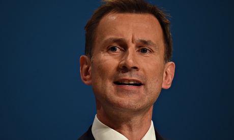 NHS errors waste  2.5bn says Hunt