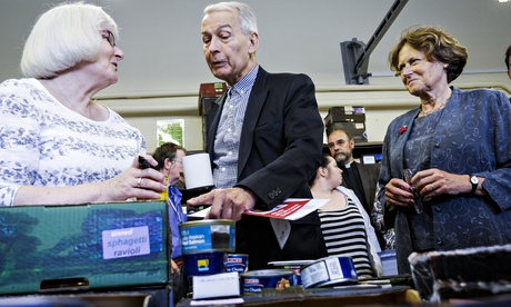 Lady Jenkin (right) with Frank Field on a food bank visit