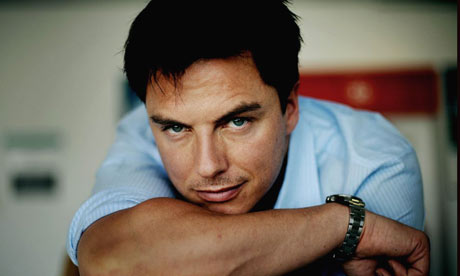 John+barrowman+gay+off