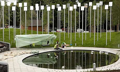 Omagh marks 10th anniversary of deadly bombing | UK news | guardian.co ...
