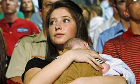 sarah palin pregnant with trig. Bristol Palin holding her