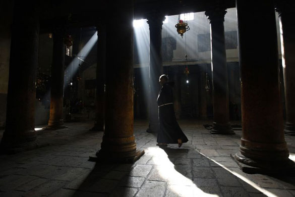 Gallery December 1 2008: Bethlehem, West Bank: A Catholic monk in the Church of the Nativity