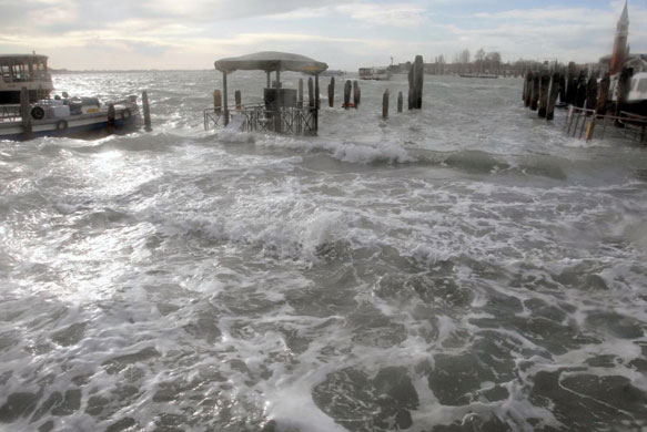 Gallery Flooding in Venice: A flooded quay in Venice