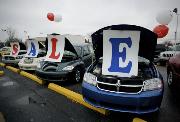 Gallery US car industry : a sale on the new car lot at Galeana's Van Dyke Dodge in Warren, Michigan