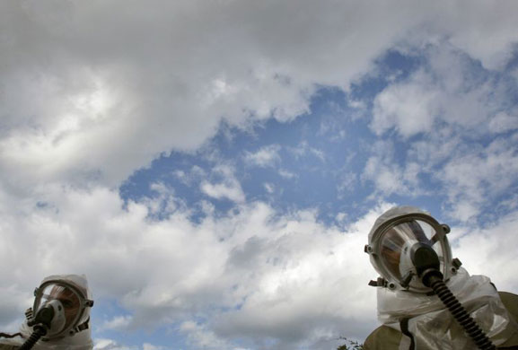 Gallery December 10 2008: Herzliya, Israel: Soldiers dressed in protective suits take part in a drill