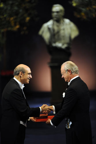 Gallery Nobel Prize: 2008 Nobel chemistry prize laureate Martin Chalfie 