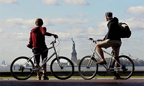 Manhattan, a bespoke tour. Cyclists, New York