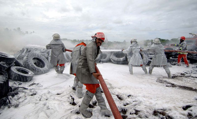 Gallery 17 December 1008: Bali, Indonesia: An emergency landing drill at Bali International airport