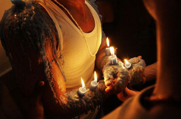 Gallery 17 December 1008: Cuban pilgrims honour St Lazaro