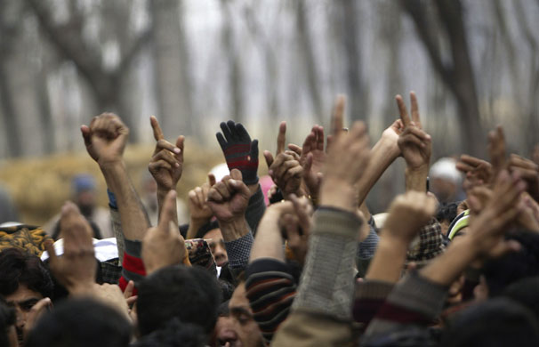 Gallery 24 hours in pictures : funeral in Kashmir