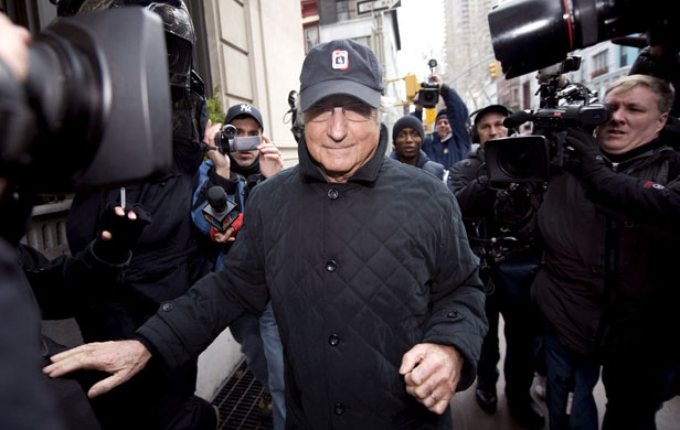 Gallery Business week: Bernard Madoff placed under house arrest