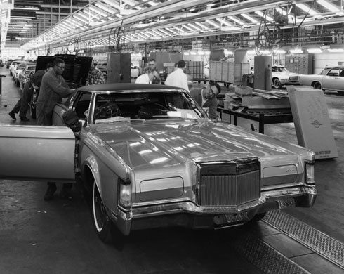 Gallery Michigan auto industry: 1969 Lincoln Continental Mark III on Assembly Line