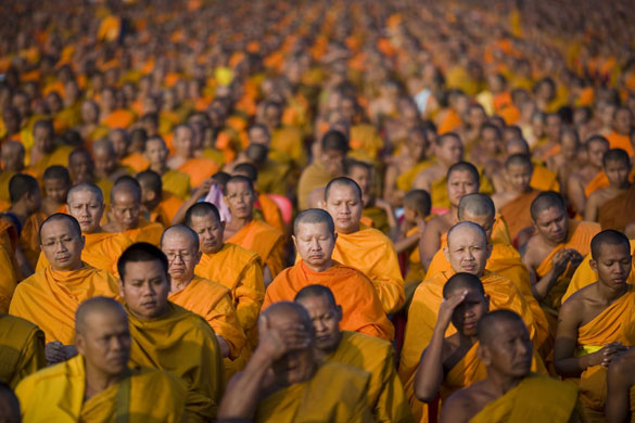 Gallery 24 hours : Thai Buddhist monks gather to pray for peace