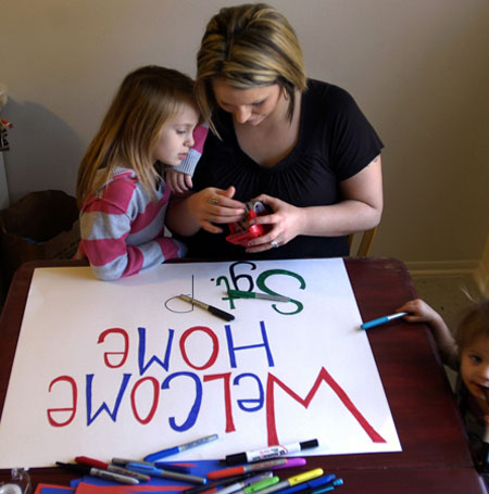 Gallery 24 hours in pictures: 24 hours in pictures: Military Family Welcomes Back Dad From Iraq 