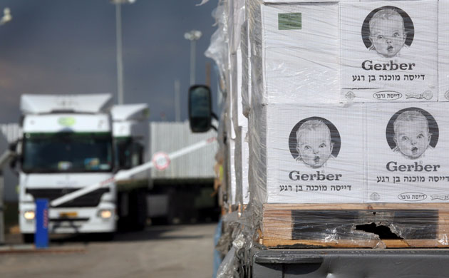 Gallery 24 hours in pictures: Israel delivers humanitarian aid to Gazans