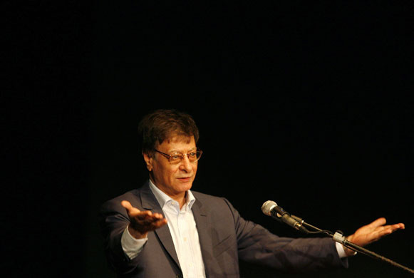 Gallery books 2008 year in review: Mahmoud Darwish 