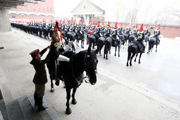 Gallery Queen's speech : Household Cavalry prepare for the State Opening of Parliament