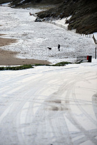 Gallery December snow: Snow on Tynemouth beach