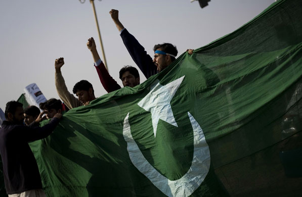Gallery 24 hours in pictures: demonstration in Islamabad
