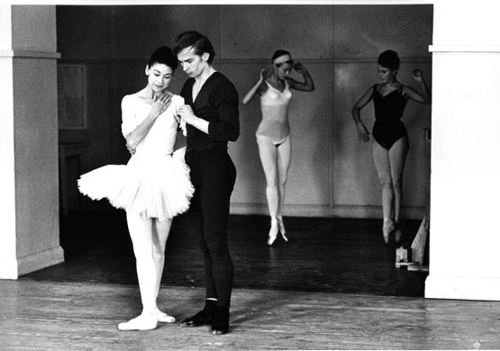 Gallery Katine Auction part 2: Fonteyn and Nureyev by Jane Bown